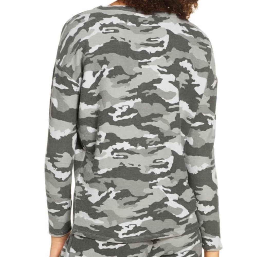 CHASER Camo Pullover  Sweatshirt NWT - Picture 2 of 3